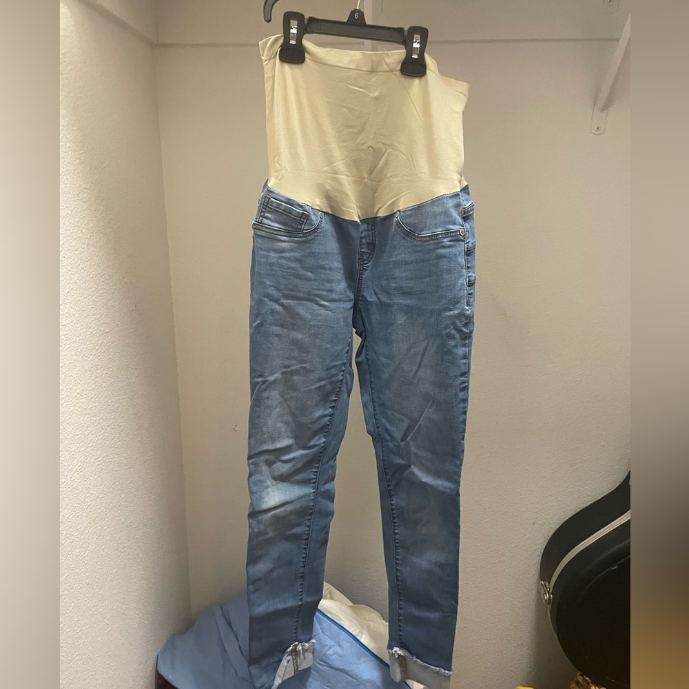 Medium Maternity Jeans